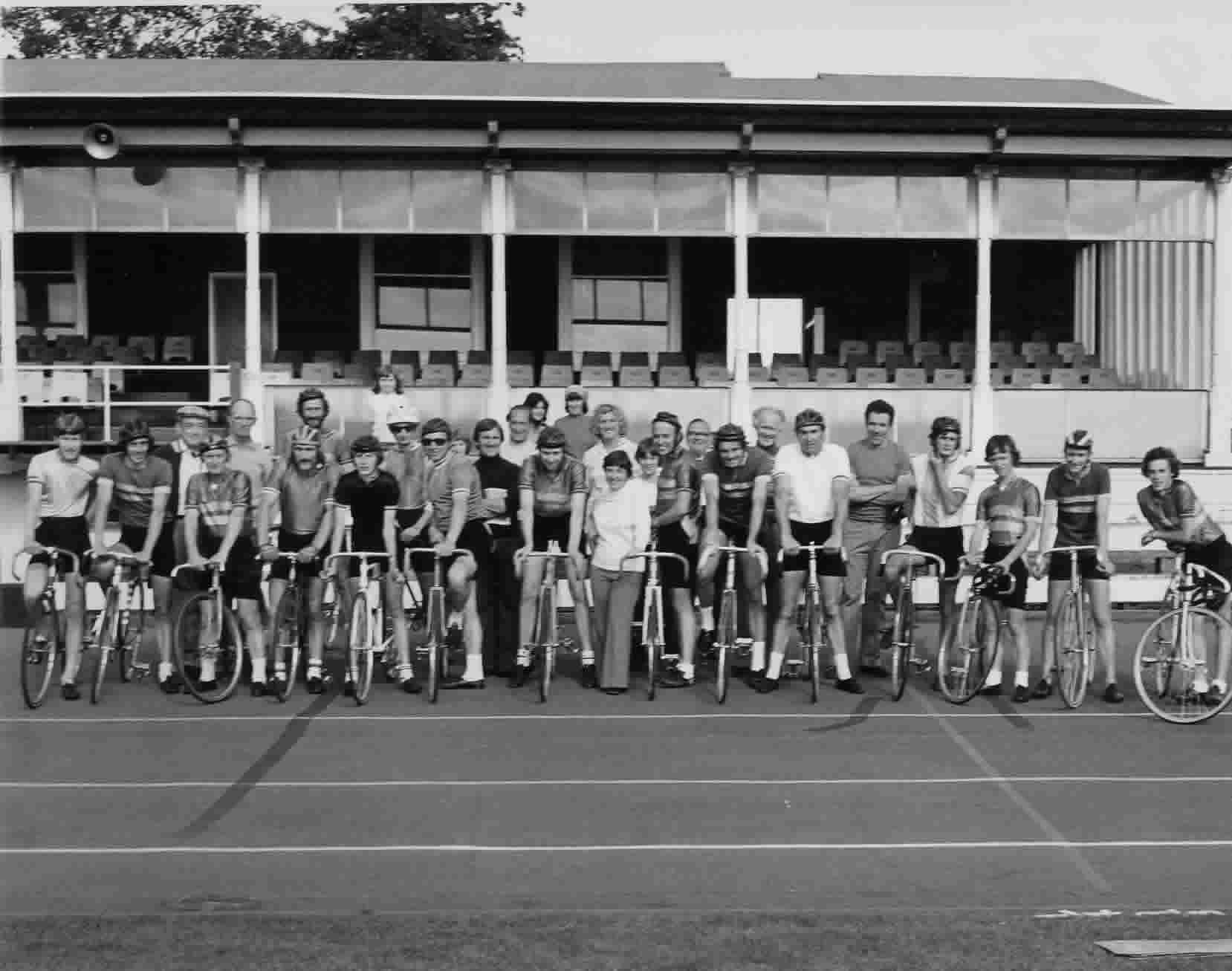 30 club members at Herne Hill for the club Track Championships